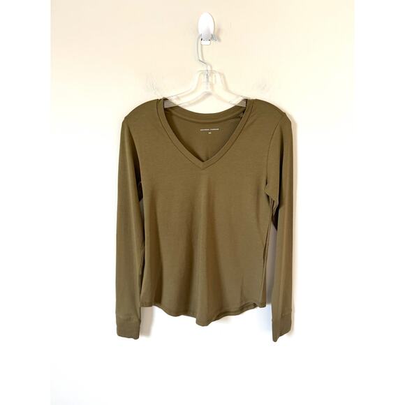 Universal Standard V-Neck Long Sleeve T-Shirt Olive Green Size 00-0 - Picture 1 of 8